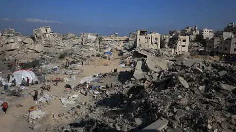 Military Armored Vehicles Push into Major Gaza City Residential District